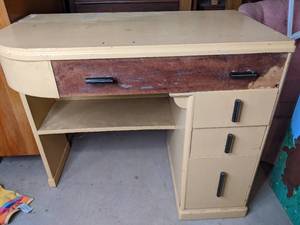 lot 165 image: Retro Petite Curved Desk