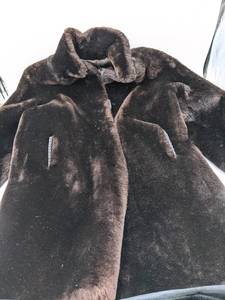 lot 67 image: Womens Vintage Fur Coat - Schlampp Furs, Minneapolis