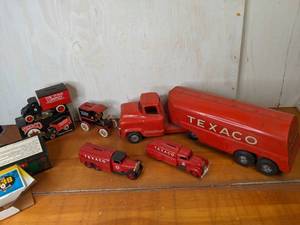 lot 3 image: Lot of Vintage Texaco Toy Trucks