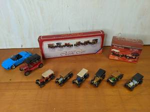 lot 6 image: Lot of Die Cast Metal Classic Car Toys
