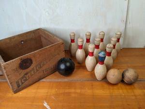 lot 9 image: Vintage Sunsweet Prune Crate with Backyard Wood Bowling Set