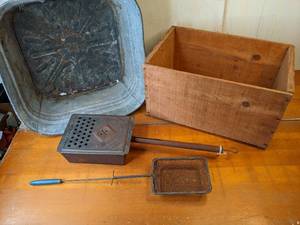 lot 18 image: Vintage Items Wood Produce Crate, Galvanized Steel Bucket and Kitchen Fryer Items