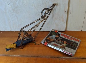 lot 37 image: Vintage Erector Set with Box