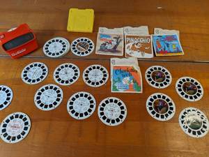lot 28 image: Vintage Viewmaster with Assorted Kids Reels