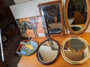 lot 38 image: Assorted Vintage Mirrors and Wall Hangings