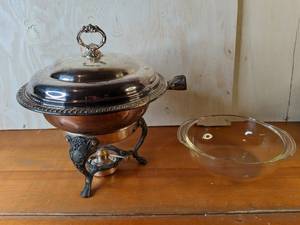 lot 77 image: Vintage Buffet Chafing Dish with Lid