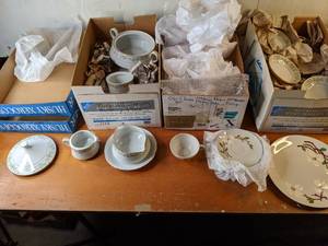 lot 82 image: Large Lot of Assorted Vintage China