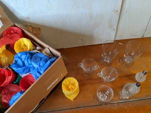 lot 85 image: Lot of Assorted Vintage Stemware
