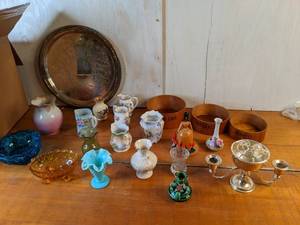 lot 90 image: Assorted Vintage Glassware and Home Decor