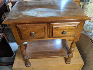 lot 178 image: Solid Wood Vintage End Table