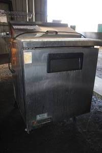 lot 225 image: True NSF Stainless Steel Commercial Prep Station TSSU-27-8
