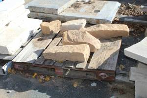 Lot of (1 Pallet) Sandstones