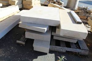 Lot of (1 Pallet) Indiana Stones