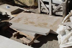 Lot of (1 Pallet) Granite Stones