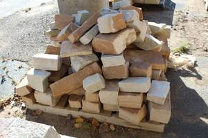 Lot of (1 Pallet) Sandy Creek Stones