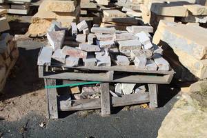 Lot of (1 Pallet) Chilton Building Stones