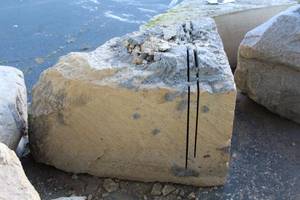 Lot of (1) Makato Outcropping