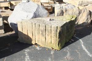 Lot of (1) Makato Outcropping