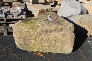 Lot of (1) Makato Outcropping