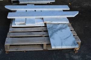 Lot of (1 Pallet) Granite Slab Remnants