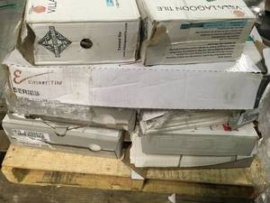 ASSORTED PALLET WITH MIXED TILE SEE PICS
