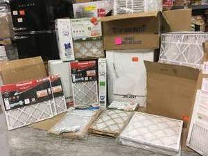 ASSORTED PALLET WITH MIXED AIR FILTERS SEE PICS