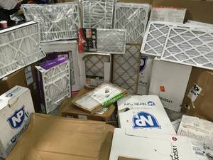 ASSORTED PALLET WITH MIXED AIR FILTERS SEE PICS