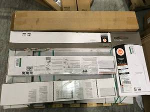 ASSORTED PALLET WITH MIXED FLOORING SEE PICS