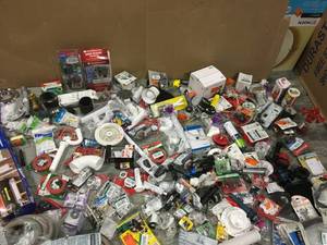 ASSORTED BOX WITH PLUMBING TOOLS & ACCESSORIES SEE PICS
