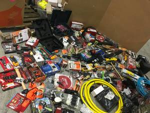 ASSORTED PALLET WITH MIXED TOOLS SEE PICS