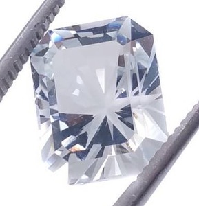lot 5A image: 7.92 Carat Natural High Grade Aquamarine $4356