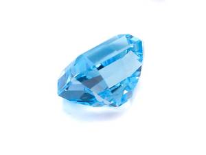 lot 10B image: 7.72 Carat Natural High Grade Sky Blue Topaz