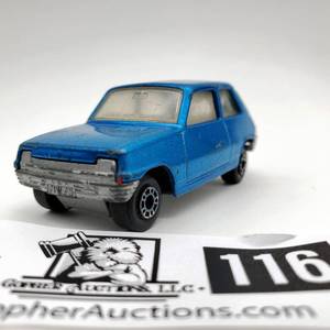lot 116 image: Vintage Matchbox 1978 No. 21 Renault 5TL Blue, Silver Base