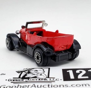 lot 121 image: ZEE TOYS D72 1941 Vauxhall Touring Car Convertible Die Cast