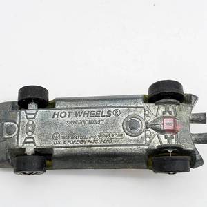lot 171 image: Very Rare Vintage 1969 Hot Wheels Swingin Wing (Red Line)