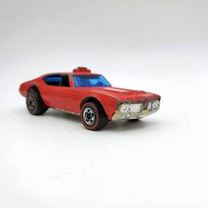 lot 175 image: Vintage 1975 Hot Wheels Chiefs Special (Red Line)