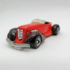 lot 184 image: ORIGINAL Hot Wheels Oldies But Goodies - Auburn 852 - Red - BWs - Metal Base