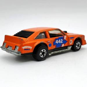 lot 204 image: Vintage 1978 Hot Wheels Orange Race Car FLAT OUT 442