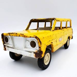lot 224 image: Vintage Tonka Yellow Jeep Cherokee 1961
