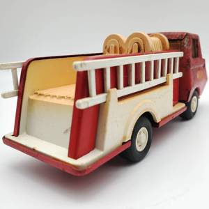 lot 230 image: Vintage 1970s Tonka Red Pressed Steel  Fire Truck