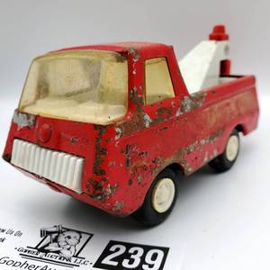 lot 239 image: Vintage  Tonka 1960s Red Tow Truck and Vintage Pick-Up Truck