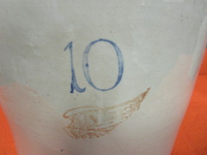 lot 8 image: 10 gal Red Wing Crock