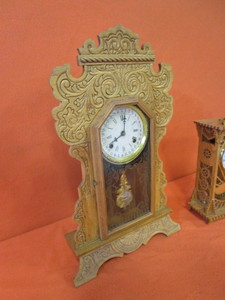 lot 17 image: Tabletop Clocks 5x15x24 & 5x9x16