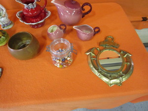 lot 28 image: Figurines & Home Decor