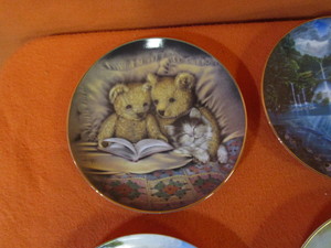 lot 35 image: Collectible Plates