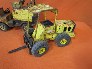 lot 56 image: Vintage Tonka Toys