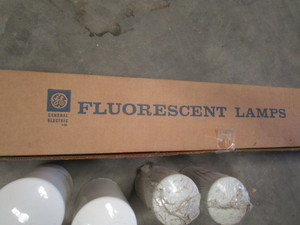 lot 69 image: Fuel Filters & 4 Florescent Light Bulbs