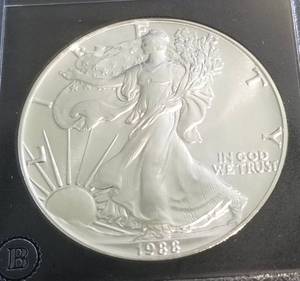 1988 AMERICAN SILVER EAGLE 1 TROY OZ. .999 FINE SILVER BLACK SLAB