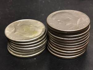 18 Kennedy Half Dollars-7 Pre 1969