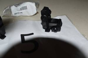 lot 5 image: HQ ISSUE FLIP-UP FRONT AND REAR RIFLE SIGHT SET